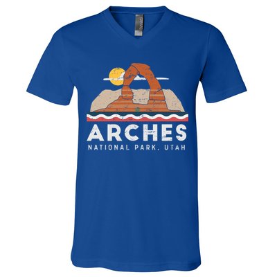 Arches National Park Cool Gift V-Neck T-Shirt