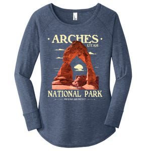 Arches National Park Retro Hiking & Camping Lover Women's Perfect Tri Tunic Long Sleeve Shirt