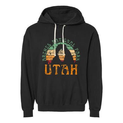 Arches National Park Utah Desert Arch Retro Sunset Vintage Garment-Dyed Fleece Hoodie