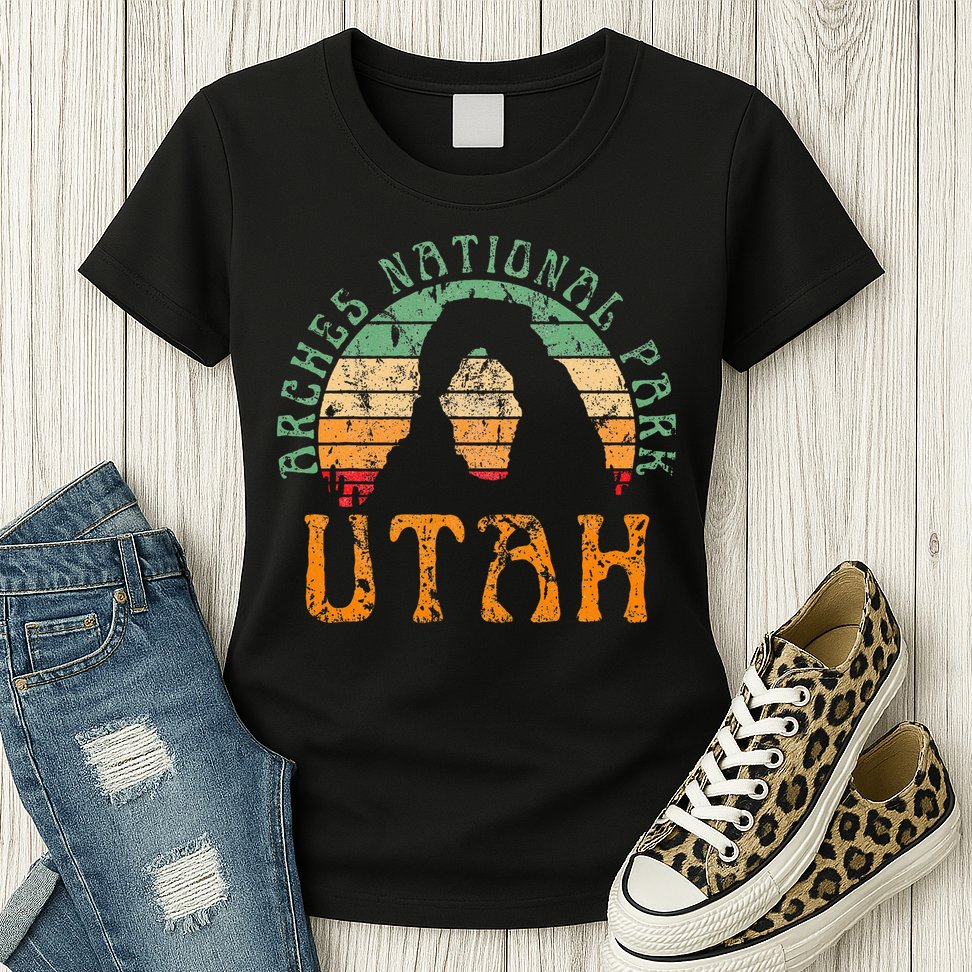 Arches National Park Utah Desert Arch Retro Sunset Vintage Womens T-Shirt