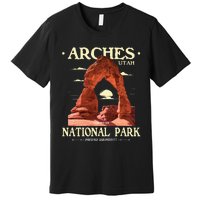 Arches National Park Retro Hiking & Camping Lover Premium T-Shirt