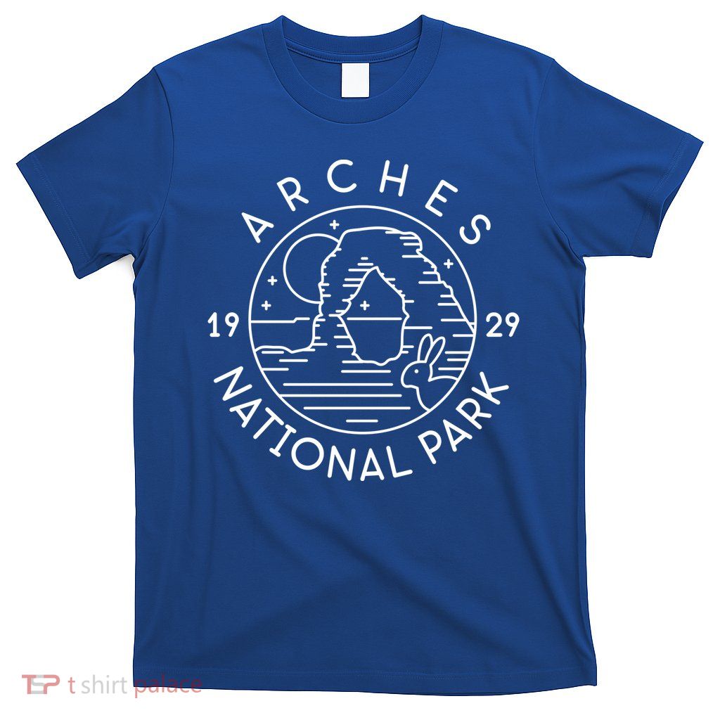 Arches National Park 1929 Moab Utah Meaningful Gift T-Shirt