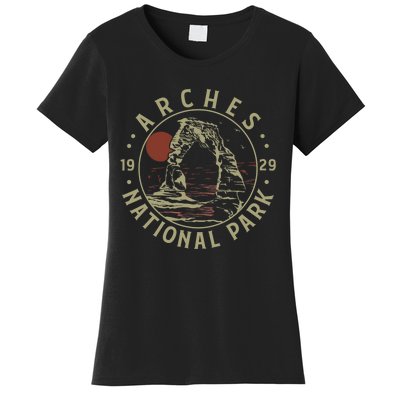 Arches National Park 1929 National Parks Costume Women's T-Shirt