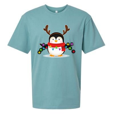 Adorable Penguin Christmas Light Funny Christmas Penguin Funny Gift Sueded Cloud Jersey T-Shirt