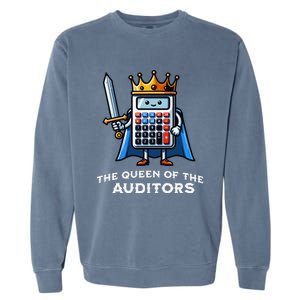 Auditor Queen Funny Illustration Calculator Tax Auditing Garment-Dyed Sweatshirt