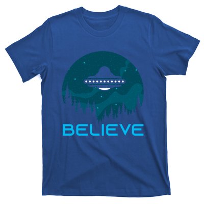 Alien Spaceship Believe Ufo Day Great Gift T-Shirt