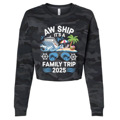 Aw Ship ItS A Family Trip 2025 Cropped Pullover Crew