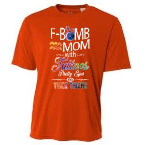 Aquarius Symbole Mom With Tattoos Pretty Eyes Thick Thighs Great Gift Cooling Performance Crew T-Shirt