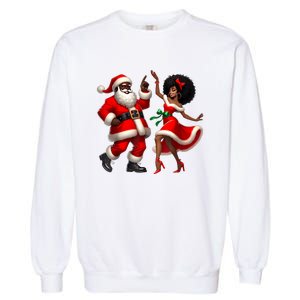 African Santa Mrs Claus Dancing African American Christmas Garment-Dyed Sweatshirt