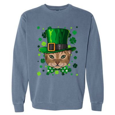 Abyssinian St Patricks Day Cat Leprechaun Hat Shamrock Funny Gift Garment-Dyed Sweatshirt