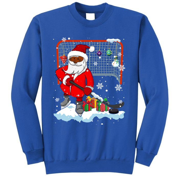 Afro Santa Playing Hockey Xmas Black Afro Hockey Player Gift Sweatshirt