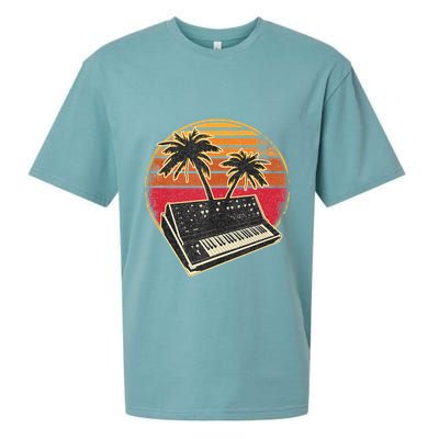 Analog Synthesizer Retrowave Vintage 70s Sunset Synth Sueded Cloud Jersey T-Shirt