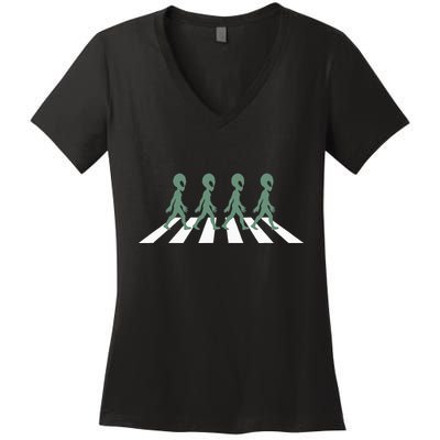 Alien Silhouette Road I Aliens Ufo Area 51 Roswell Women's V-Neck T-Shirt