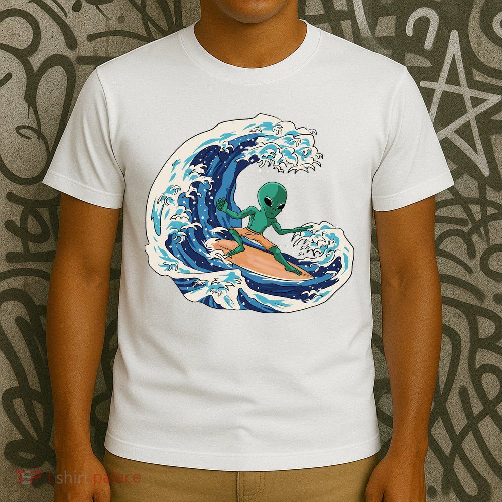 Alien Surfing Summer Surfer T-Shirt