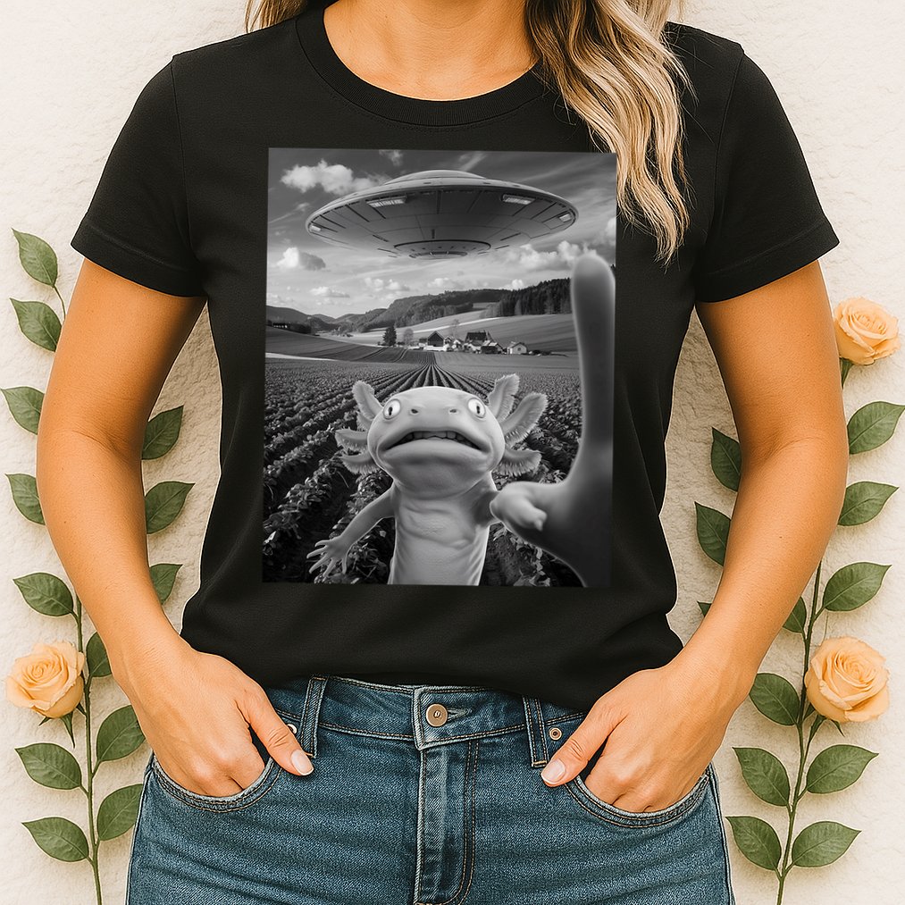 Axolotl Selfie With Alien UFO Funny Axolotl Gifts For Women Womens T-Shirt