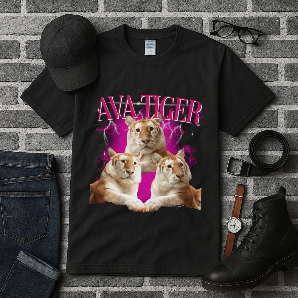 Ava The Golden Tiger Of Chiang Mai Cute Big Orange Cat Tall T-Shirt