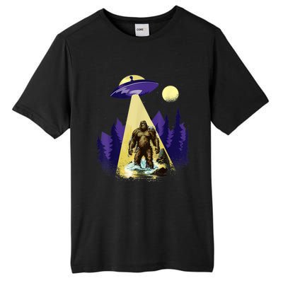 Alien UFO Bigfoot Sasquatch Hunter In National Park Tall Fusion ChromaSoft Performance T-Shirt