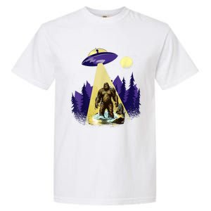 Alien UFO Bigfoot Sasquatch Hunter In National Park Garment-Dyed Heavyweight T-Shirt