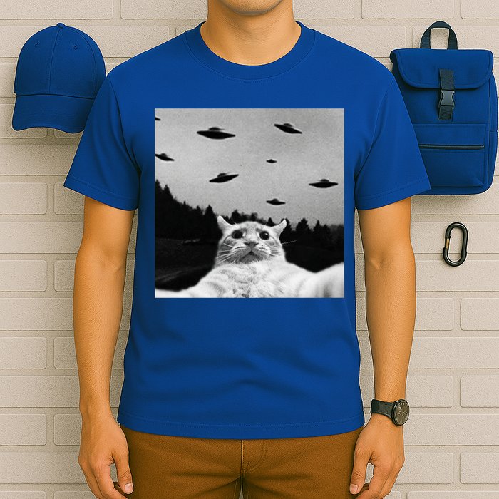 Alien UFO Funny Cat Selfie T-Shirt