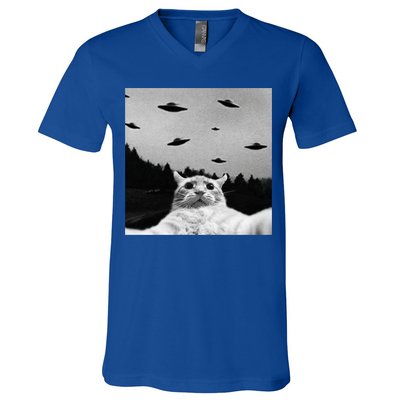 Alien UFO Funny Cat Selfie V-Neck T-Shirt