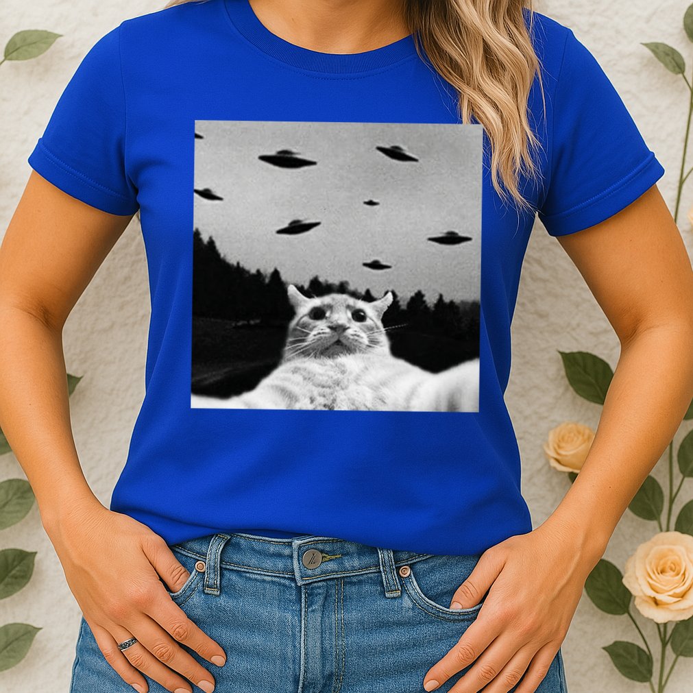Alien UFO Funny Cat Selfie Womens T-Shirt