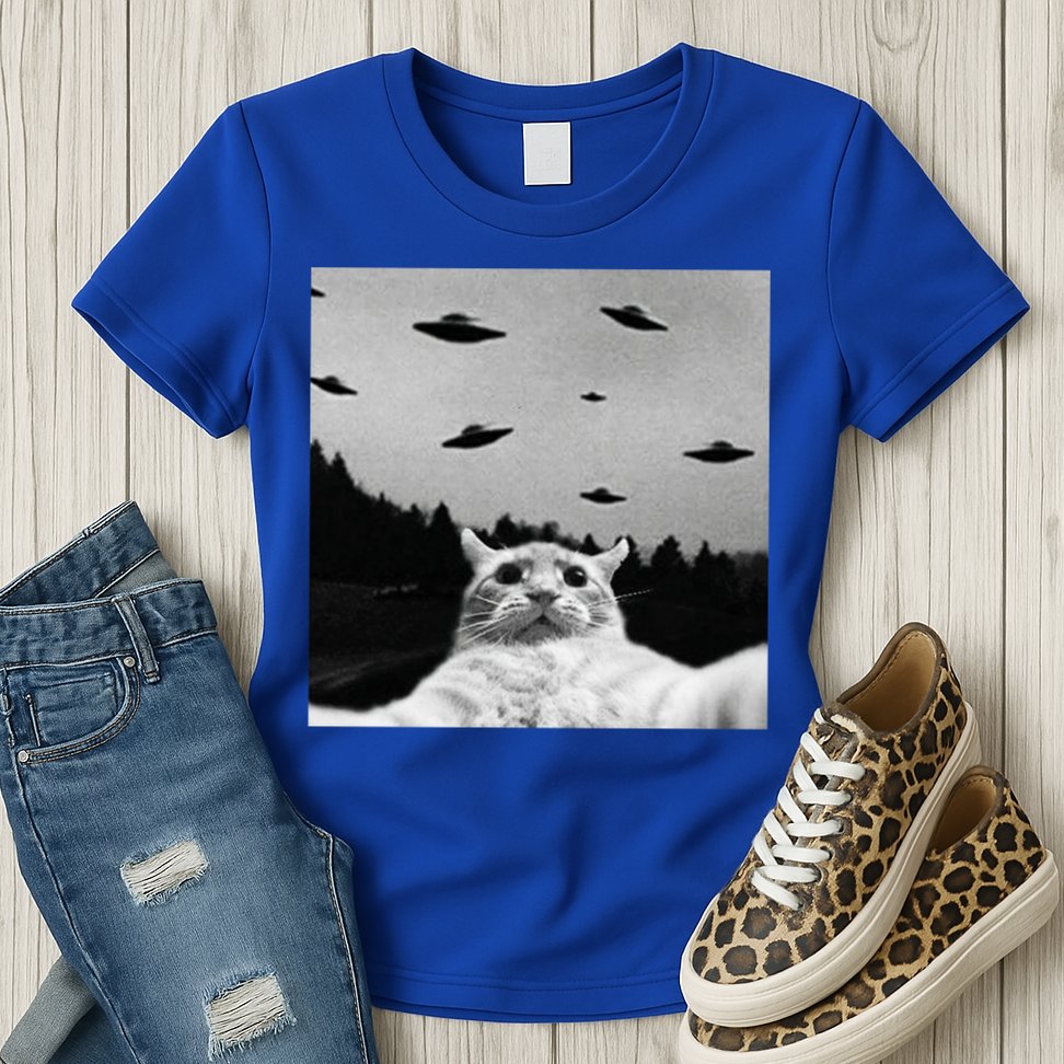 Alien UFO Funny Cat Selfie Womens T-Shirt