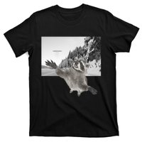 Alien UFO Funny Raccoon Reaching, Funny Raccoon Alien T-Shirt