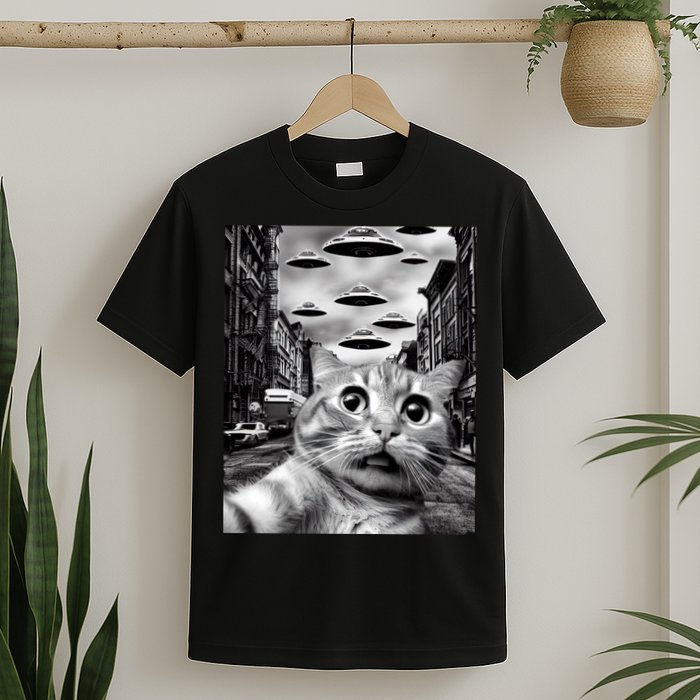 Alien UFO Funny Cat Selfie T-Shirt