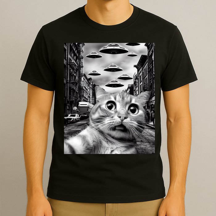 Alien UFO Funny Cat Selfie T-Shirt