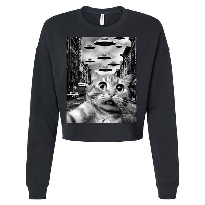Alien UFO Funny Cat Selfie Cropped Pullover Crew