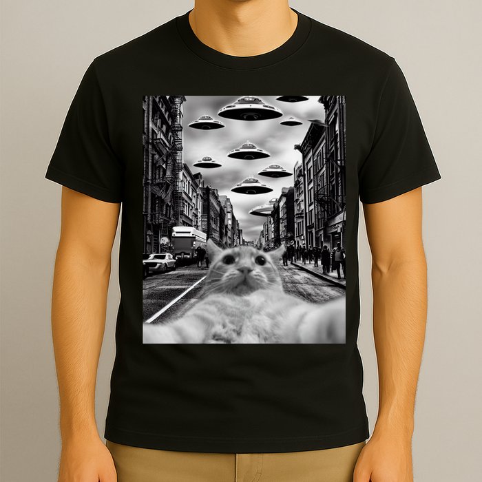 Alien UFO Funny Cat Selfie T-Shirt