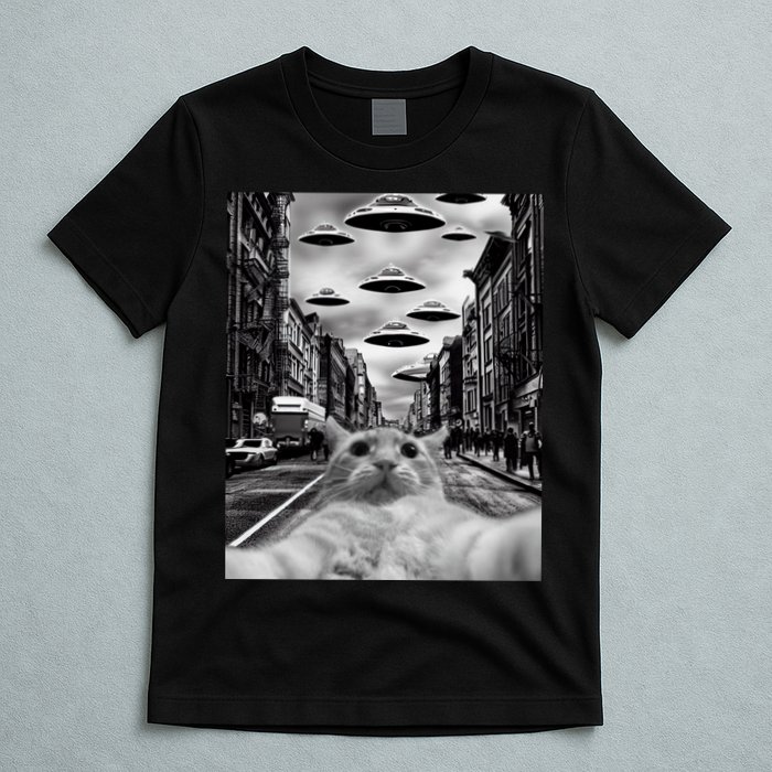Alien UFO Funny Cat Selfie T-Shirt