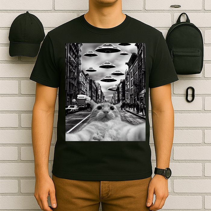 Alien UFO Funny Cat Selfie T-Shirt