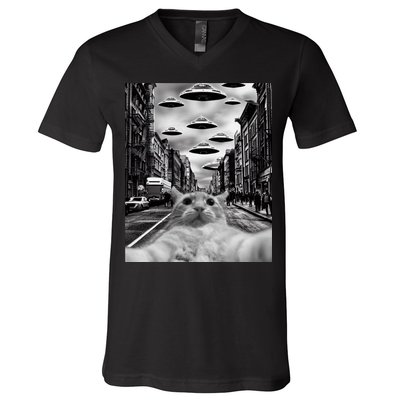 Alien UFO Funny Cat Selfie V-Neck T-Shirt