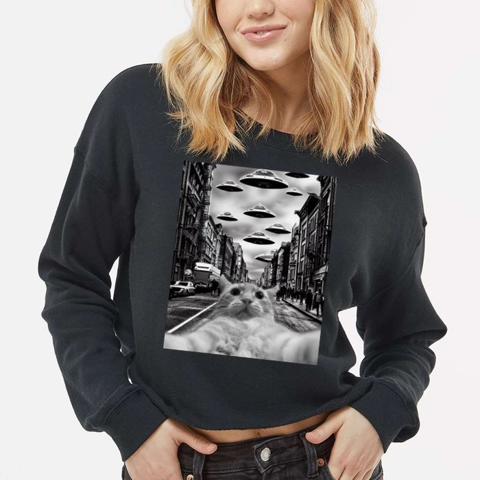 Alien UFO Funny Cat Selfie Cropped Pullover Crew