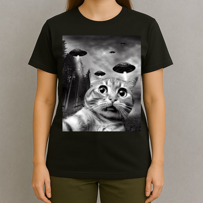 Alien UFO Funny Cat Selfie T-Shirt
