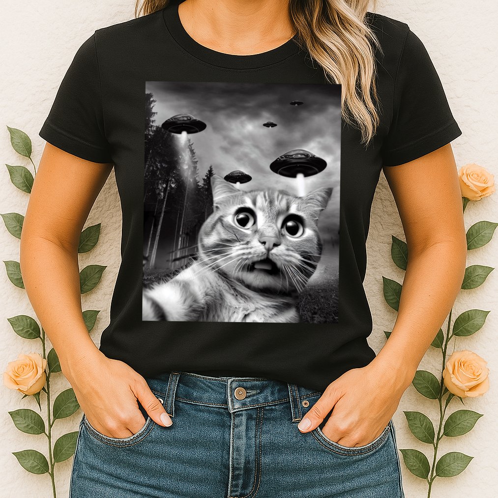 Alien UFO Funny Cat Selfie Womens T-Shirt