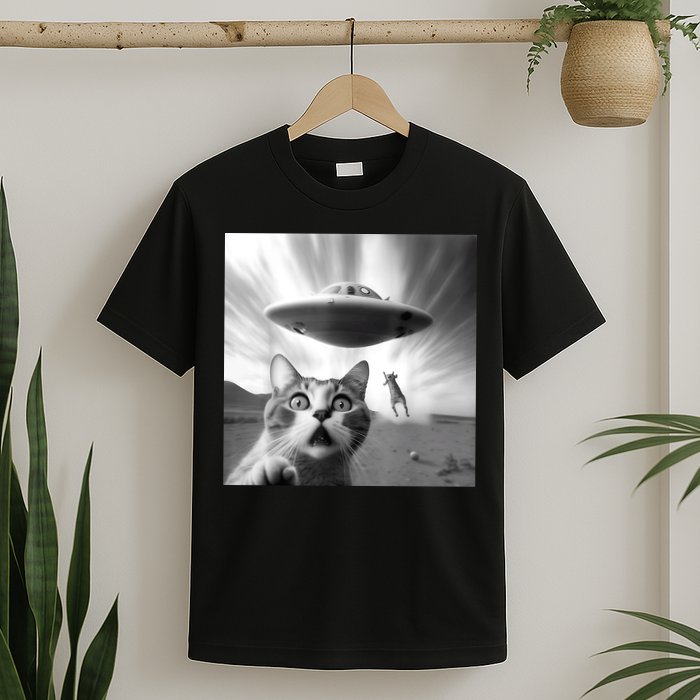 Alien UFO Funny Cat Selfie T-Shirt