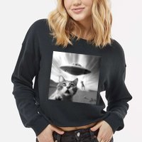 Alien UFO Funny Cat Selfie Cropped Pullover Crew