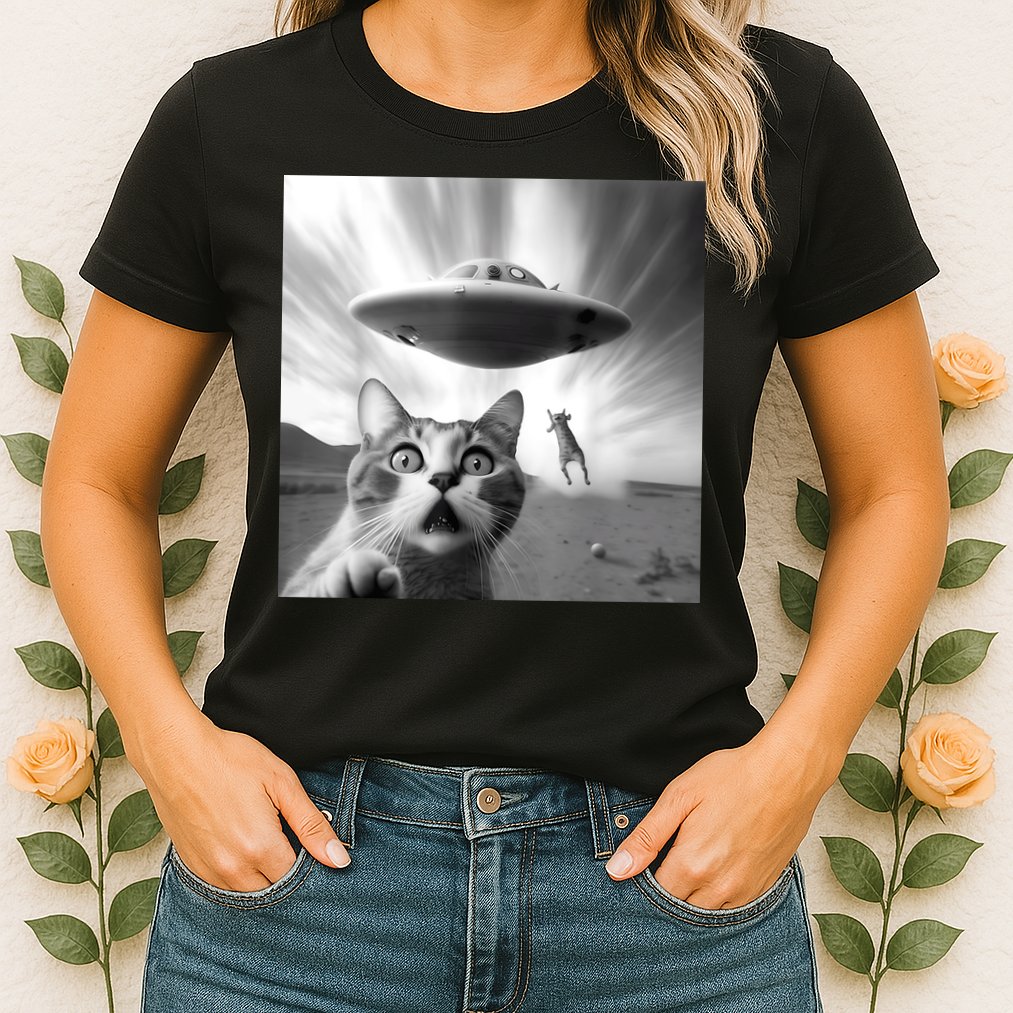 Alien UFO Funny Cat Selfie Womens T-Shirt