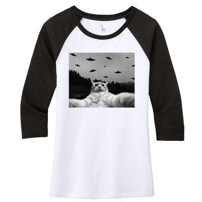 Alien UFO Funny Cat Women's Tri-Blend 3/4-Sleeve Raglan Shirt