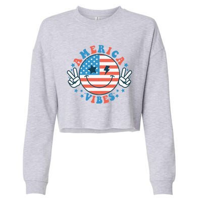 America Vibes Happy Face Smile American Flag 4th Of July Great Gift Cropped Pullover Crew