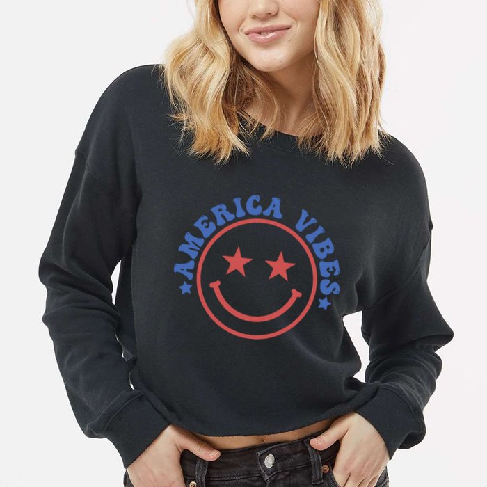 America Vibes Smiley 4th Of July Cropped Pullover Crew