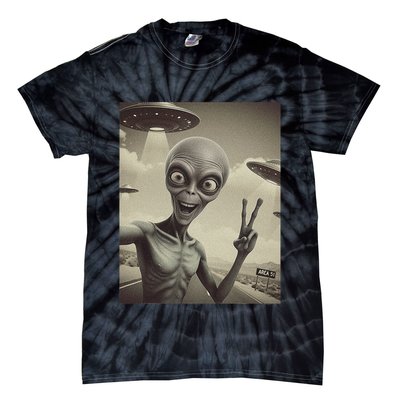 Alien Visit Selfie Area 51 Funny Peace Sign Ufo Conspiracy Tie-Dye T-Shirt