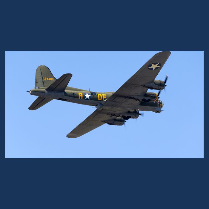 B-17G FLYING FORTRESS Kids T-Shirt