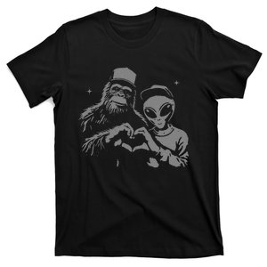 Bigfoot And Alien Sasquatch Love Hand Sign Gift T-Shirt