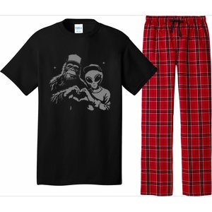 Bigfoot And Alien Sasquatch Love Hand Sign Gift Pajama Set