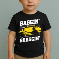 Baggin´ And Braggin´ | Bean Bag Toss | Cornhole Player Toddler T-Shirt