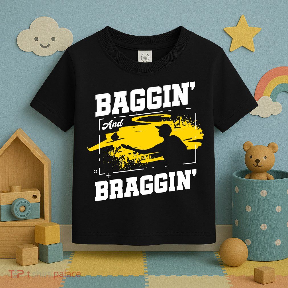 Baggin´ And Braggin´ | Bean Bag Toss | Cornhole Player Toddler T-Shirt