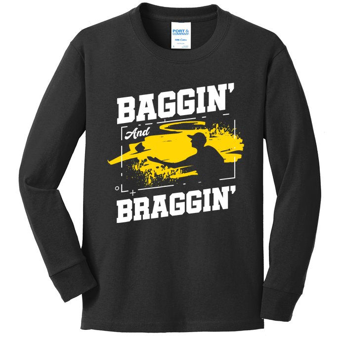 Baggin´ And Braggin´ | Bean Bag Toss | Cornhole Player Kids Long Sleeve Shirt